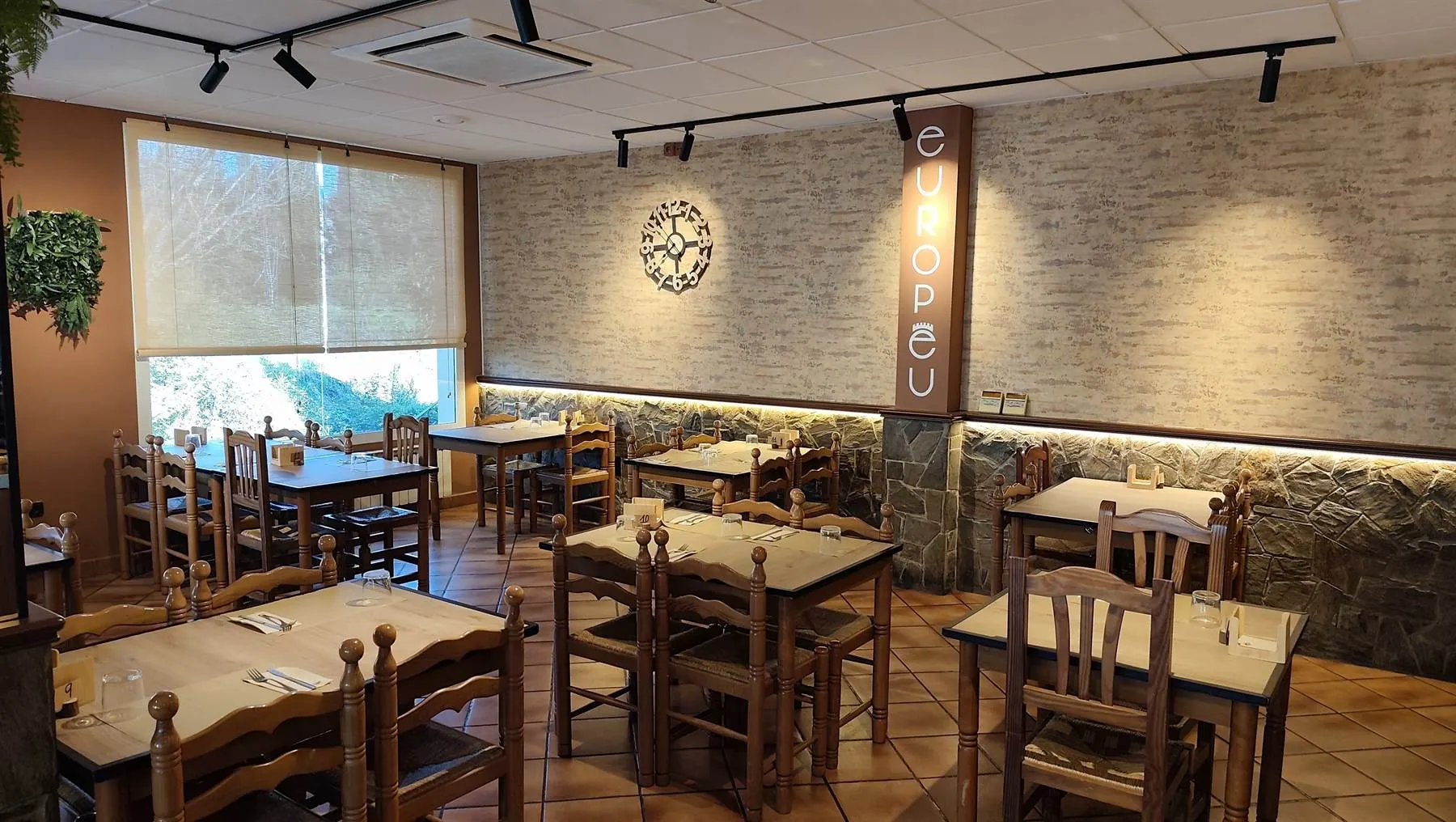 Comedor acogedor del Europeu